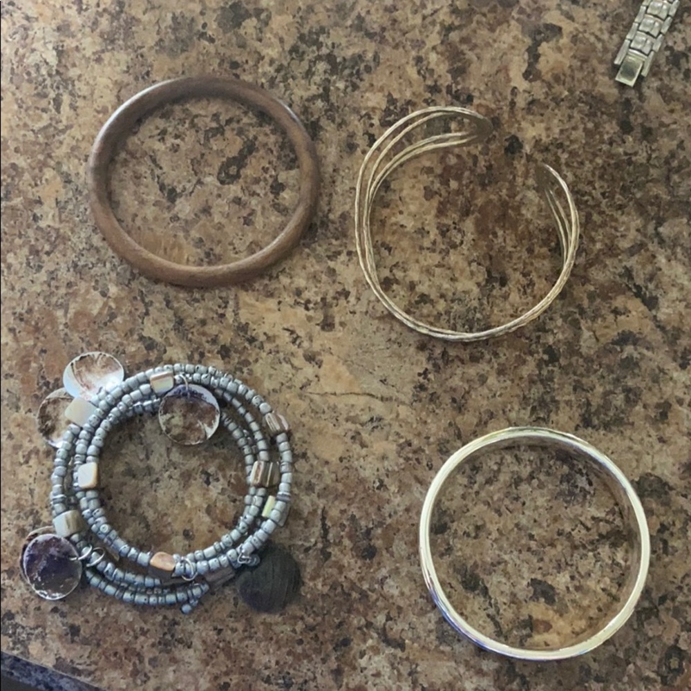 Women’s bangle lot
